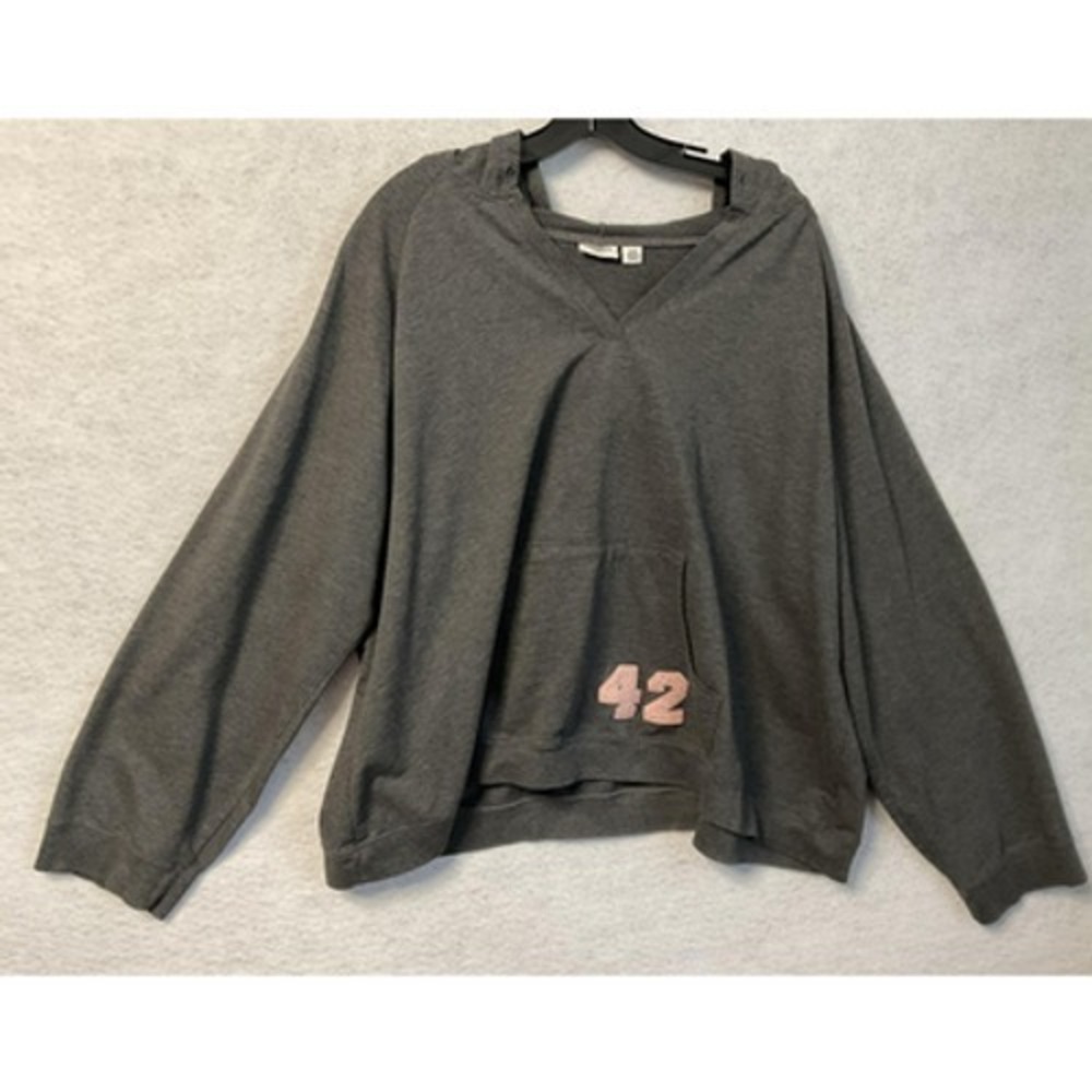 Cato Woman Hoodie Pullover Womens‎ 26/28 Gray V-Neck Raglan Pocket 42 Patch Plus